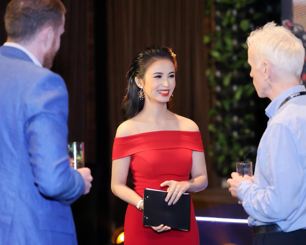 thuê  MC chuyên nghiệp tại Smart Agency